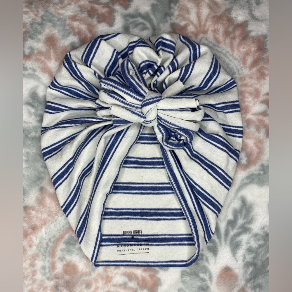 Bunny Knots Striped hat - Blue and White
